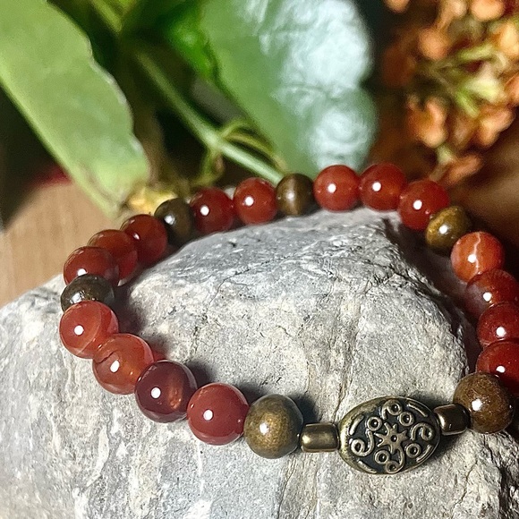 Red Agate Beaded Bracelet - Picture 3 of 3
